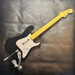Harmonix Xbox 360 Wired Guitar Hero Fender Stratocaster 822152 Guitar. Works